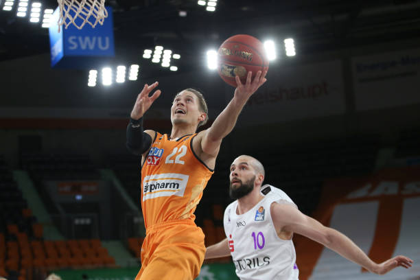 维阿到梅西 维阿到梅西