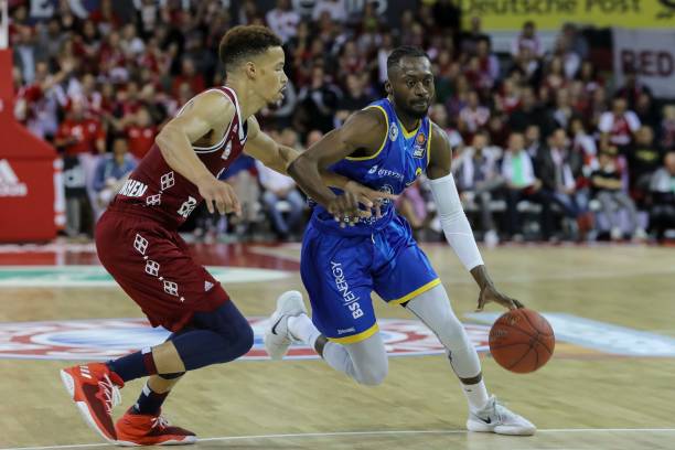 配合成功突 配合成功突