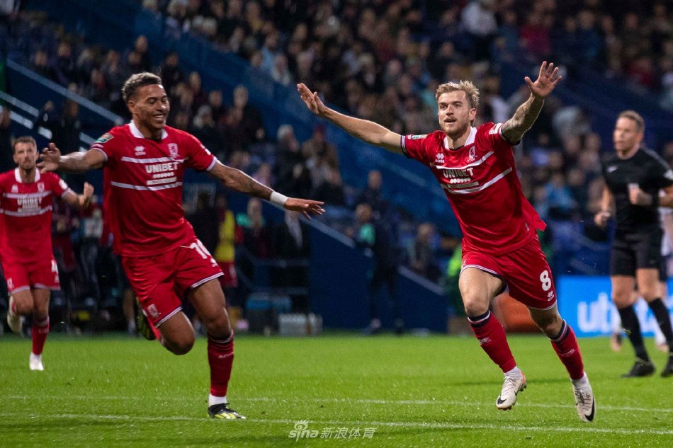 许多球队采 许多球队采